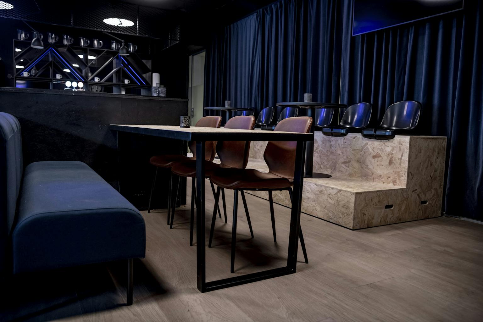 Duco-VarBar-130225-5038