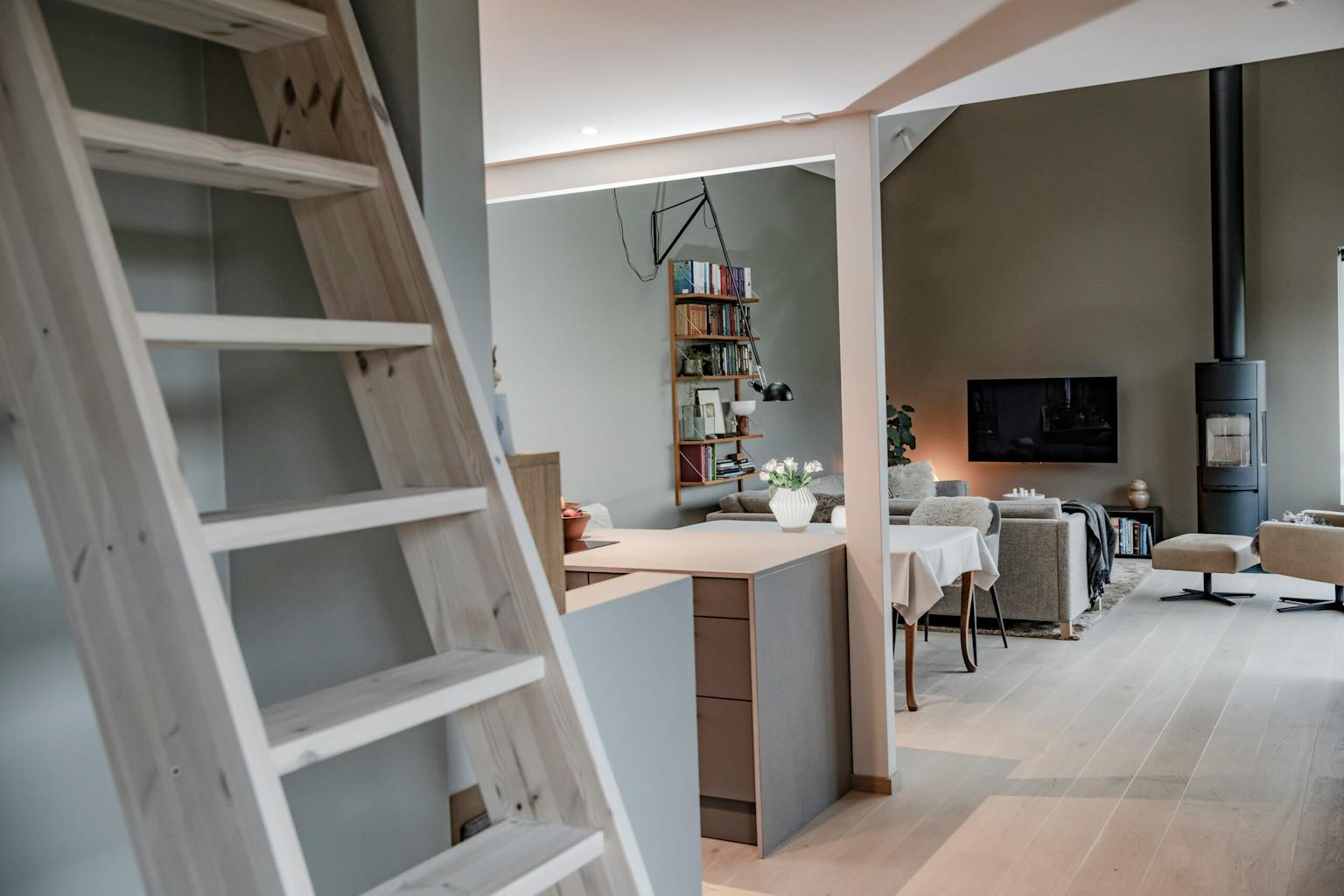 Medium-Duco-Blikravegen-131124-8939